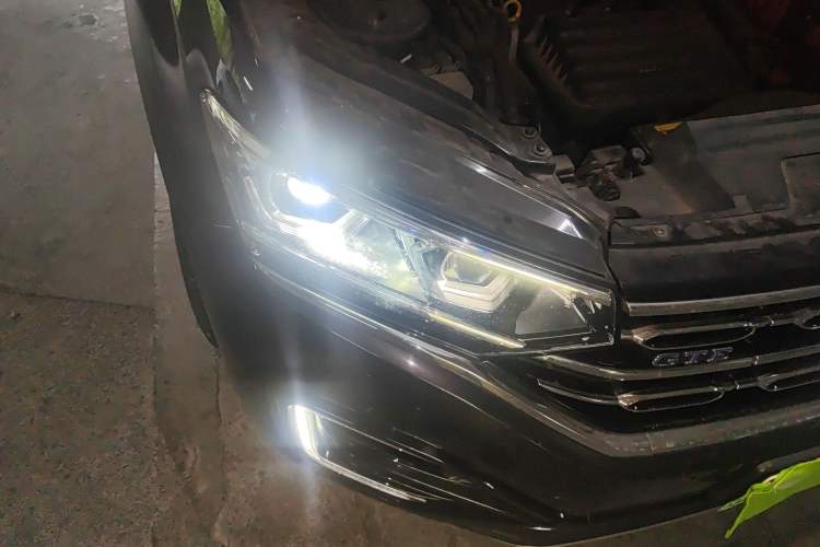 Used Volkswagen Tayron GTE Plug-in Hybrid 2020 1.4T Luxury Model Right Front Headlight