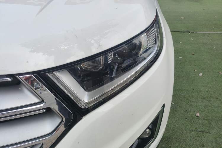 Used Ford Edge 2015 2.0T GTDi Two-Wheel-Drive High-Line Version