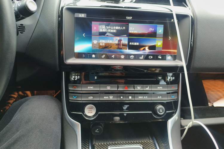 Used Jaguar XEL 2018 2.0T 200 PS Premium Edition Audio And AC Panel