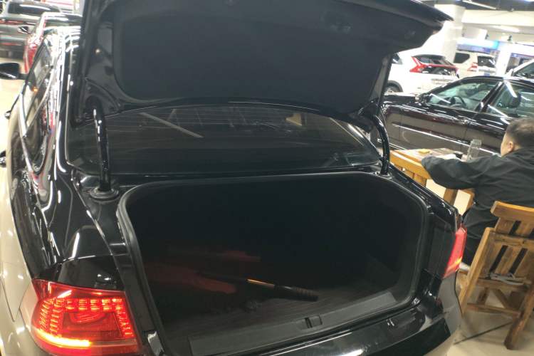 Used Volkswagen Magotan 2015 Facelift 1.8TSI Luxury Model
