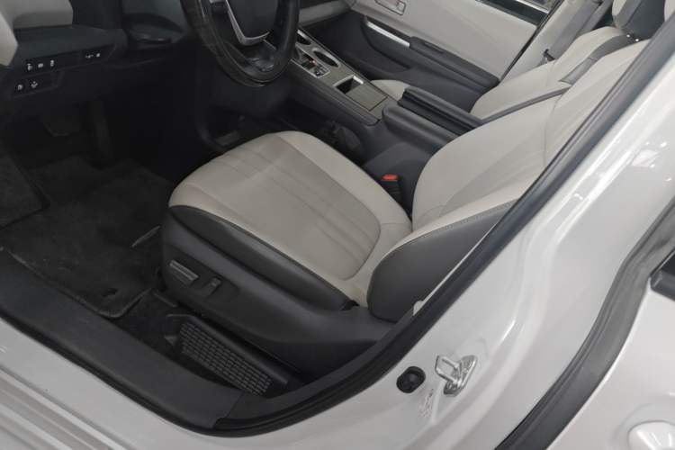 Used Toyota SIENNA 2023 2.5L Hybrid Comfort Edition