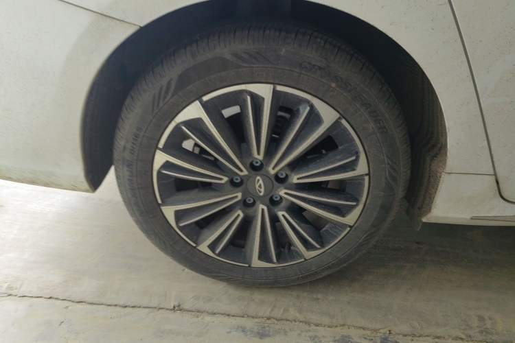 Used Chery Fengyun A8 2024 127 Far Voyage Luxury Edition Right Rear Wheel Hub