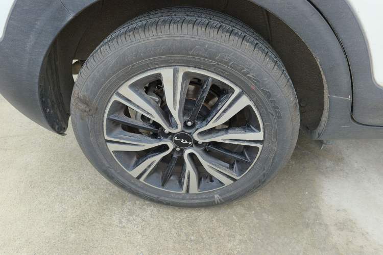 Used Kia kx1 Stonic 2021 1.4L CVT Sunroof Model
