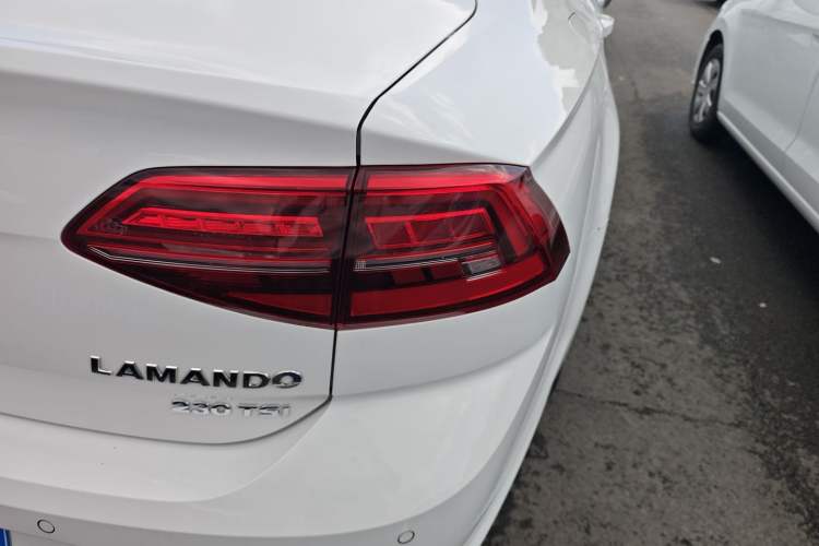 Used Volkswagen Lamando 2021 230TSI DSG Fashion Edition
