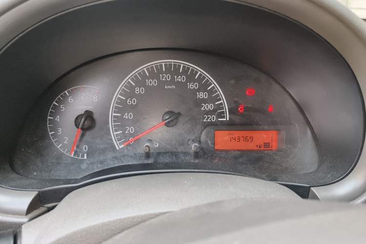 Used Nissan Sunny 2014 1.5XE Manual Comfort Edition Instrument Cluster