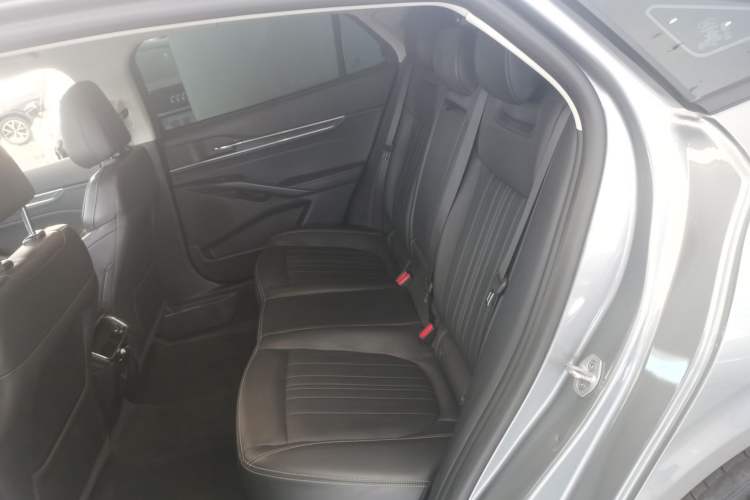 Used Ford Mondeo 2025 2.0T EcoBoost Luxury Version Left Rear Seat