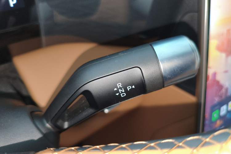 Used Geely Galaxy L7 2025 EM-i 115km Exploration+ Edition Gear Lever