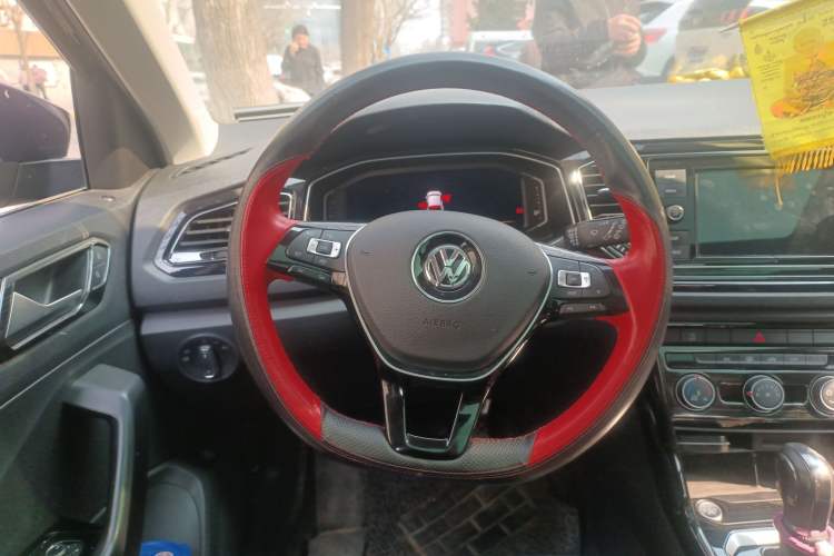 Used Volkswagen T-ROC 2020 280TSI DSG Two-Wheel Drive Comfort Version