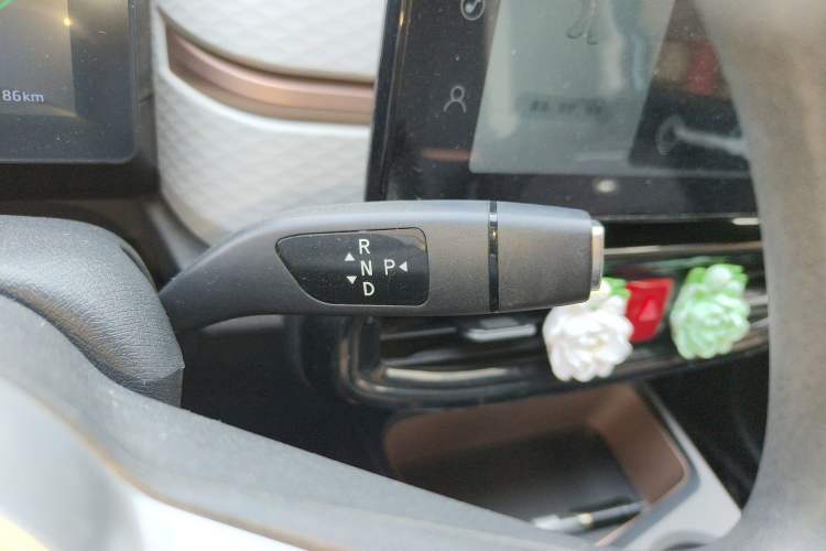 Used SOL E10X 2021 302 km Range Fashion Edition 31.4 kWh