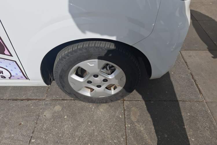 Used Roewe Clever 2021 302 km New Four-Seater Super-Efficient Version
