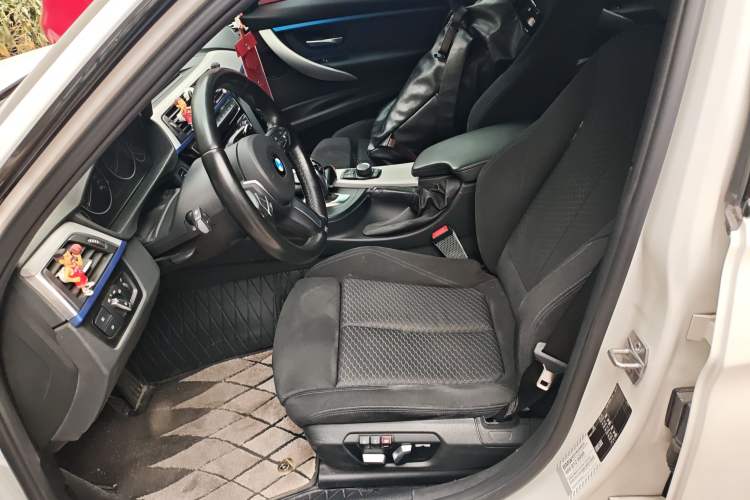 Used BMW 3 Series 2018 320i M Sport Package Left Front Seat