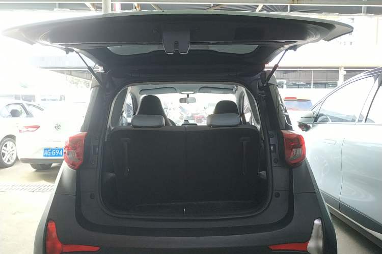 Used Chery Little Ant 2022 Sweet Pink Edition Half-Sugar Version Lithium Iron Phosphate 29.2 kWh 30 kW 301 km