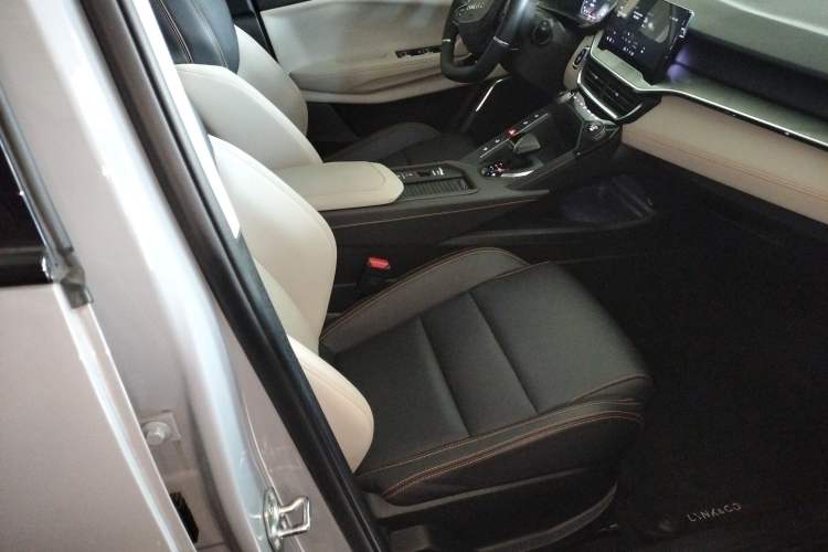 Used Lynk & Co 06 EM-P 2022 PHEV 84 km Range Pro Version