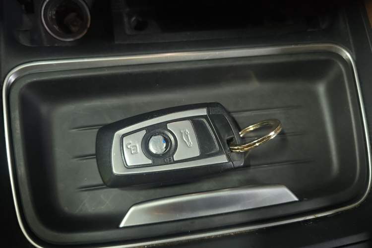 Used BMW 3 Series 2015 320Li Luxury Design Package Premium Edition Vehicle Key