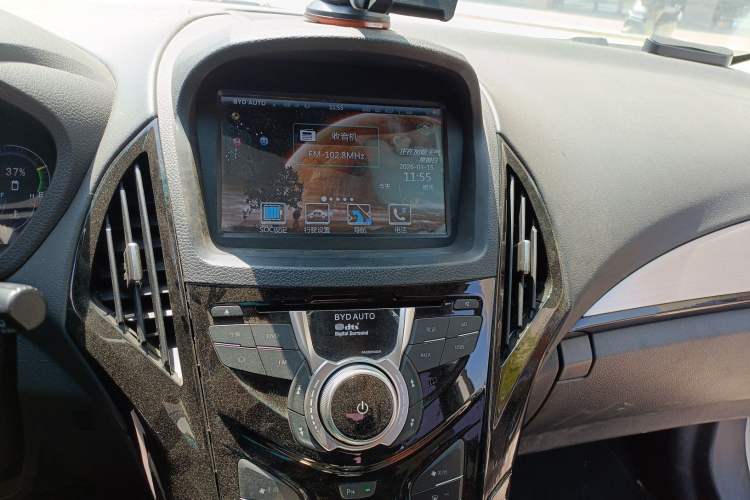 Used BYD Qin New Energy 2015 1.5T Dual-Crown Flagship Plus Edition
