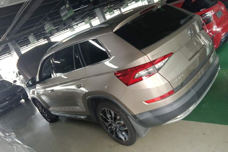 Used Skoda Kodiaq 2019 TSI330 7-Seater Two-Wheel-Drive Luxury Enjoyment Edition China V Emission Standard

