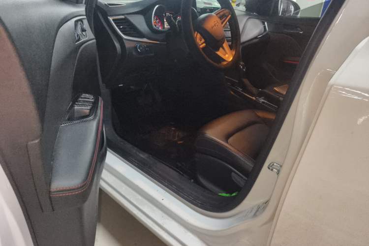 Used Chevrolet Monza 2020 Light Hybrid RS 330T Automatic Comfort Edition Driver Seat