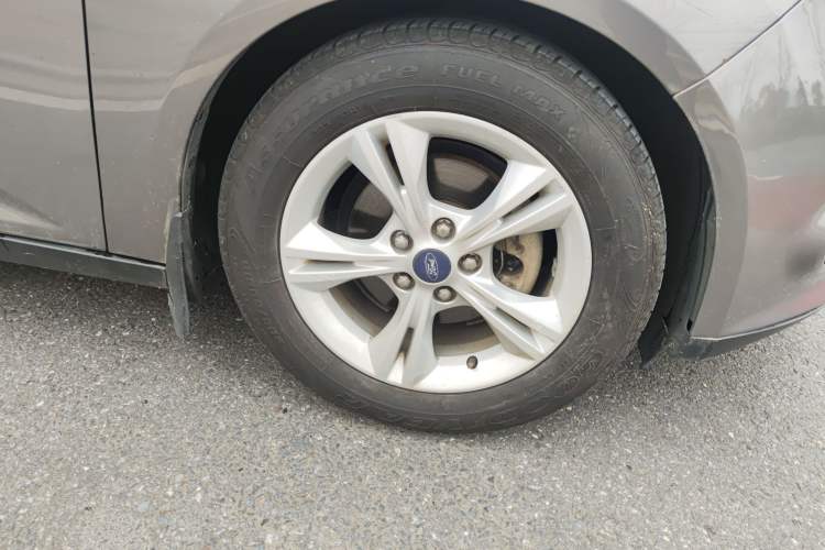 Used Ford Focus 2012 Sedan 1.6L Automatic Fashion Edition
