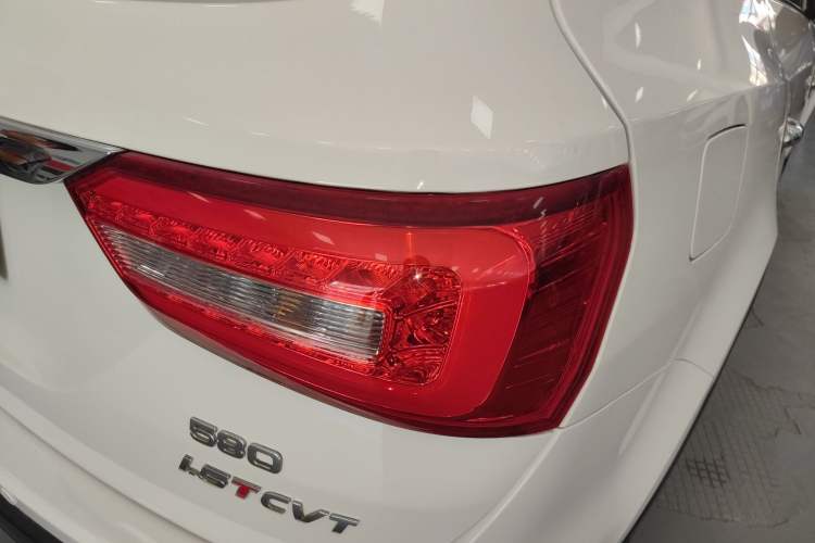 Used Dongfeng Fengon 580 2017 1.5T CVT Luxury Model
