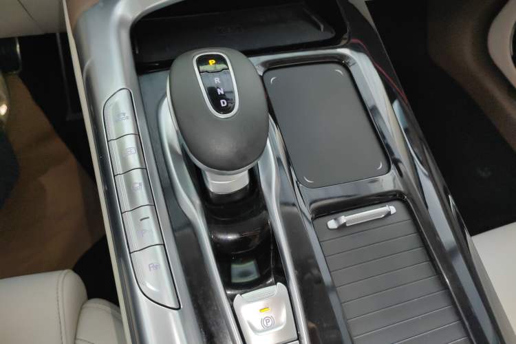 Used VOYAH FREE 2021 Four-Wheel Drive Standard All-Electric Exclusive Luxury Package
