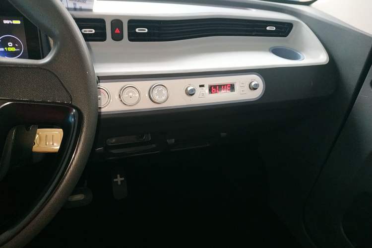 Used Wuling Hongguang MINIEV 2021 Macaron Sandwich Model 170 km Lithium Ternary