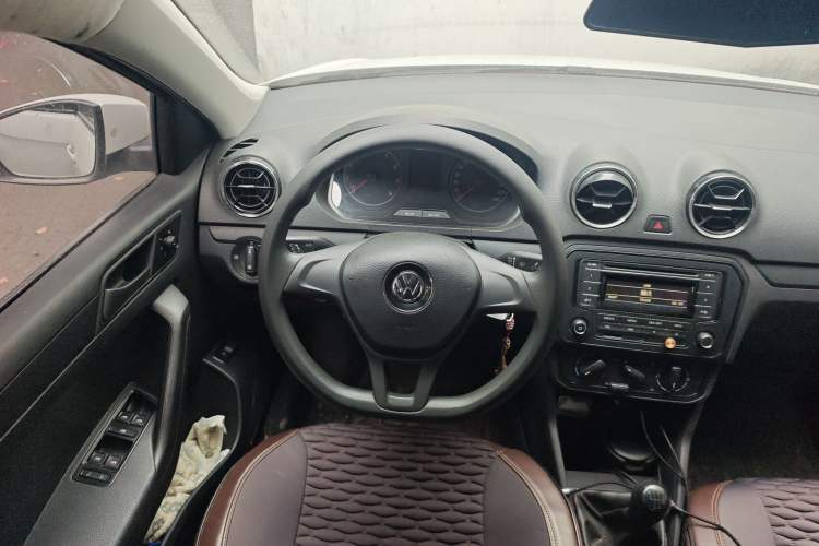 Used Volkswagen Jetta 2019 Dream Edition 1.4L Manual Fashion Version Steering Wheel