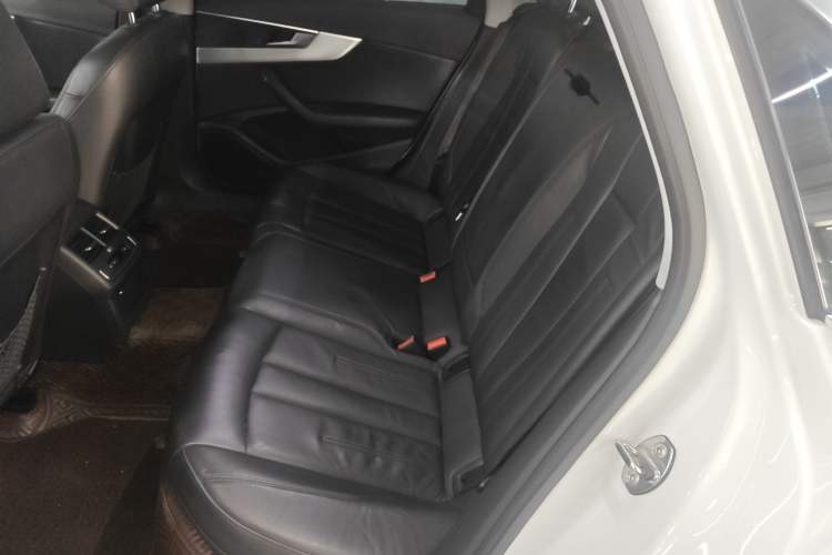 Used Audi A4L 2019 40 TFSI Fashion Version China V
