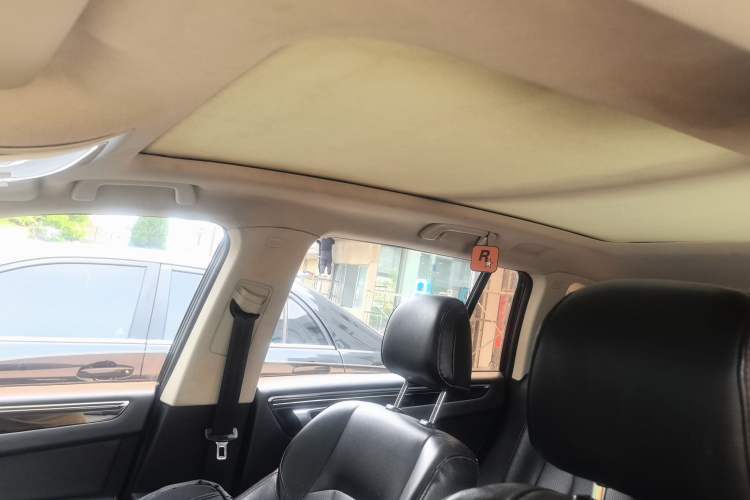 Used Zotye Domy X5 2017 Upgraded Model 1.5T Manual Luxury Edition Headliner