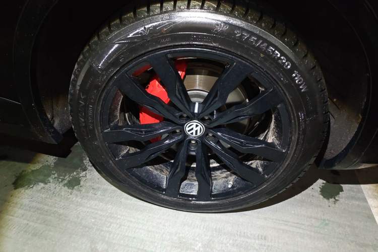 Used Volkswagen Touareg 2022 2.0 TSI RuiShang Edition Right Front Wheel Hub