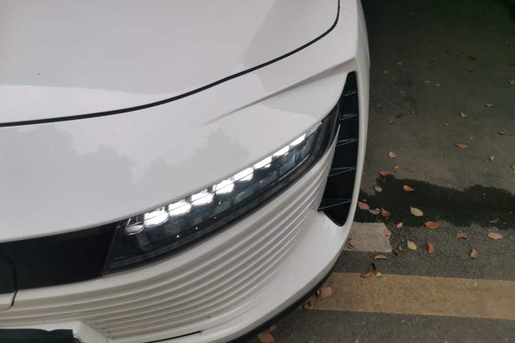 Used ORA iQ 2018 High-Range Version Smart Connectivity Model
