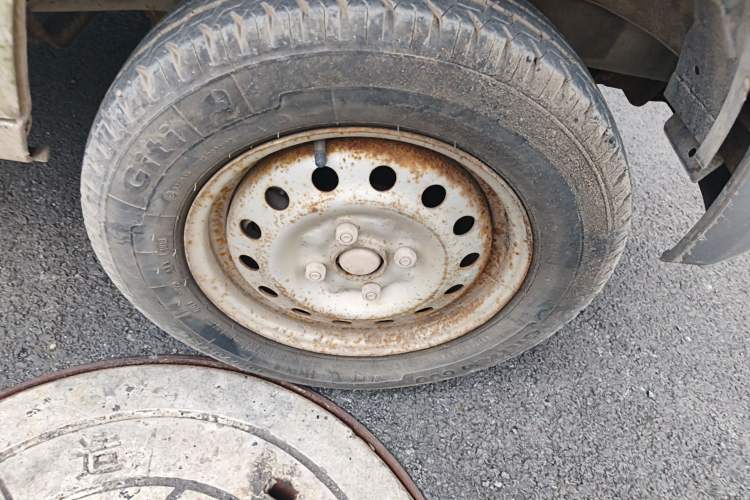 Used Wuling Zhiguang 2013 1.0L Practical Version Right Front Wheel Hub