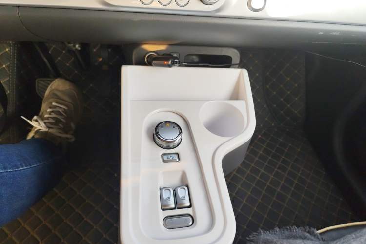 Used CHANGAN NEVO Lumin 2024 205km Launch Edition Gear Lever