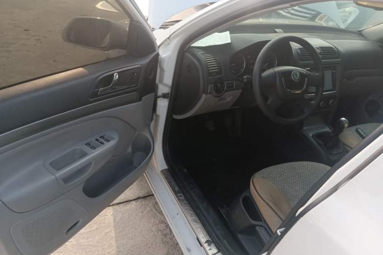 Used Skoda Octavia 2010 2.0L Manual Yijun Edition Driver Seat