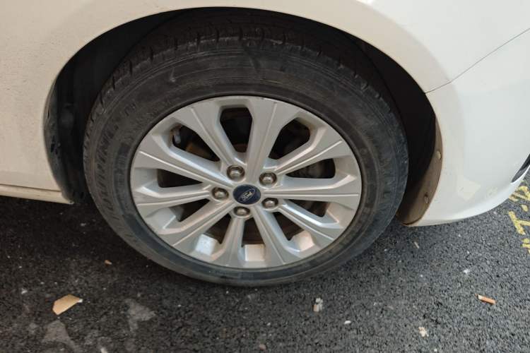 Used Ford Escort 2015 1.5L Manual Fashion Edition