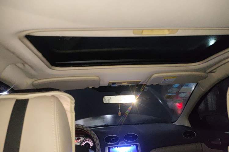 Used Ford Focus 2011 Sedan 1.8L Automatic Luxury Model
