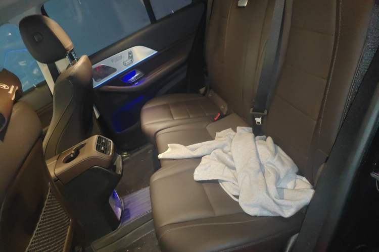 Used Mercedes-Benz GLE 2022 Refreshed GLE 450 4MATIC Stylish Edition Left Rear Seat