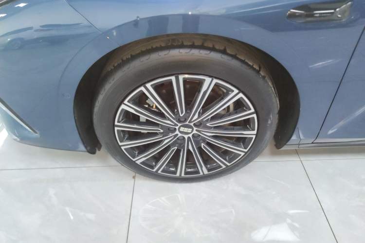 Used Geely Galaxy 8 2025 130km EM-P Starship Edition
