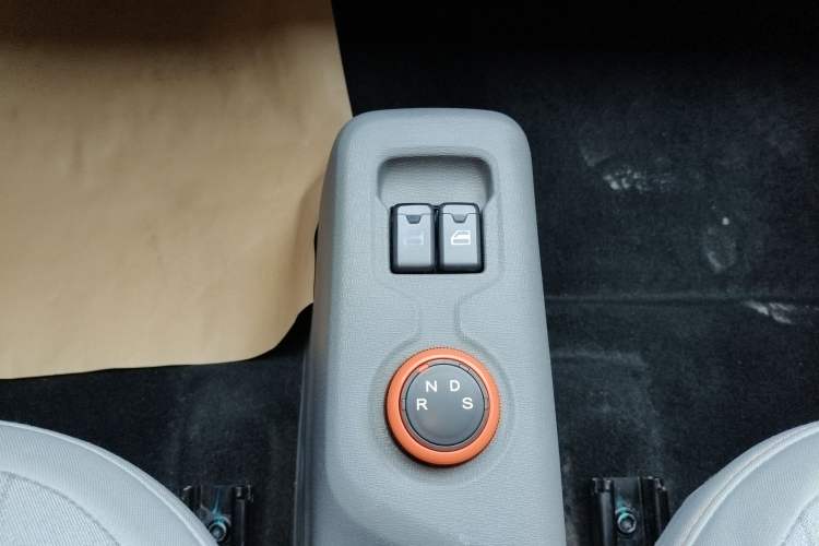 Used Dongfeng Fengon MINIEV 2022 Simple Style Comfort Version Gear Lever