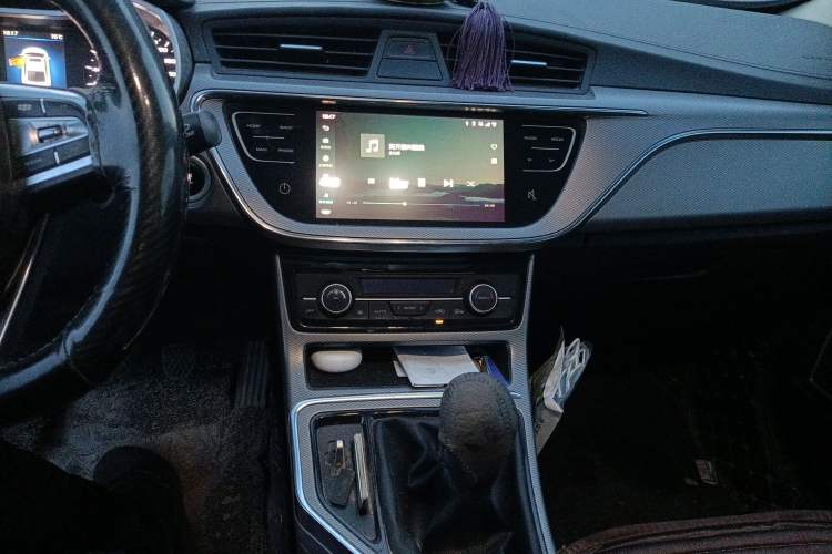 Used Geely Auto Emgrand GL 2019 1.8L Manual Elite Smart Edition Audio And AC Panel