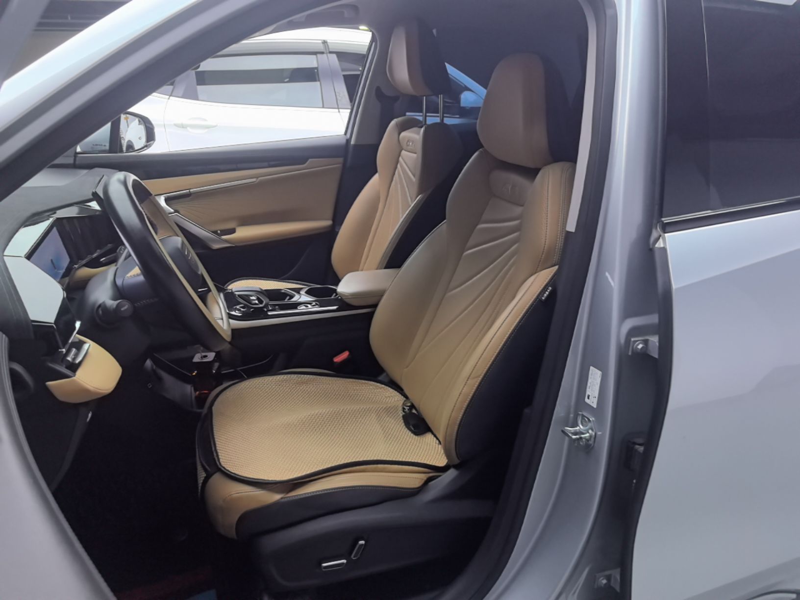 Geely Auto FX11 2023 1.5TD DCT Prestige Edition — снимка 17