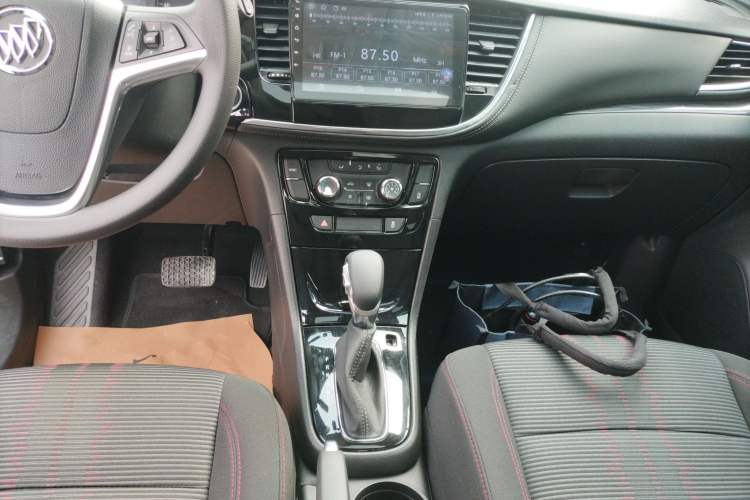 Used Buick Encore 2017 18T Automatic Two-Wheel Drive Urban Fashion Model
