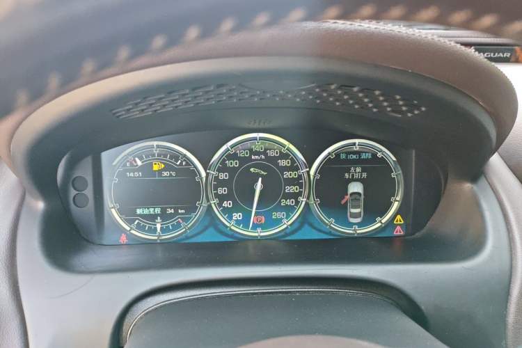 Used Jaguar XJ 2014 XJL 2.0T Two-Wheel Drive Panoramic Business Edition
