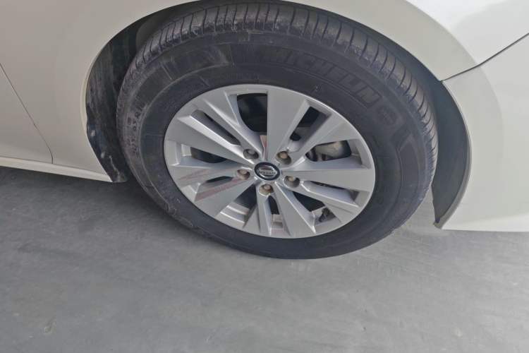Used Nissan Teana 2019 2.0L XL Comfort Edition Right Front Wheel Hub