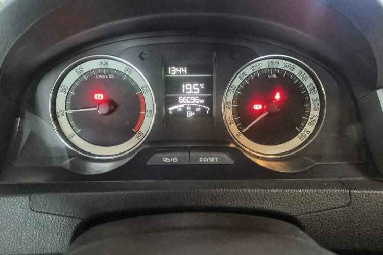 Used Skoda Rapid 2018 1.6L Manual Comfort Edition Instrument Cluster
