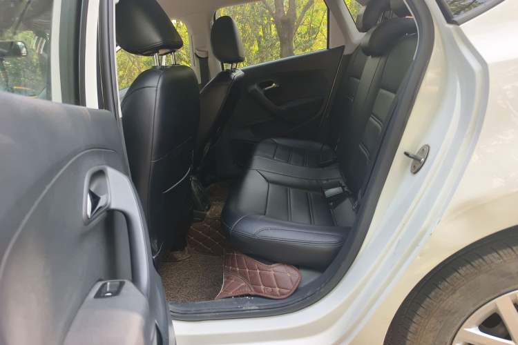 Used Volkswagen Polo 2016 1.4L Manual Fashion Model
