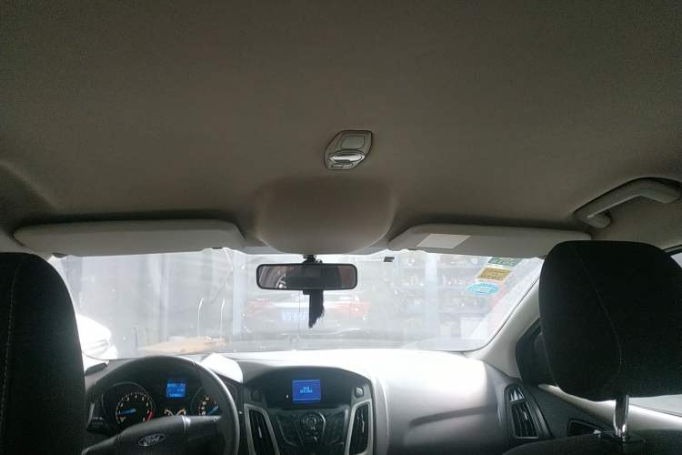 Used Ford Focus 2012 Sedan 1.6L Automatic Comfort Model Headliner