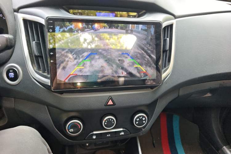 Used Hyundai ix25 2015 1.6L Automatic Two-Wheel Drive Smart GLS Trim Audio And AC Panel