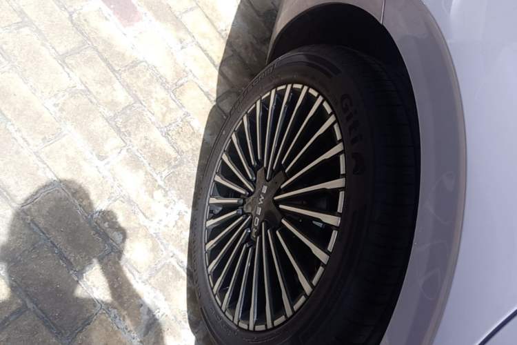 Used Roewe M7 DMH 2025 Model 160km Premium Version
