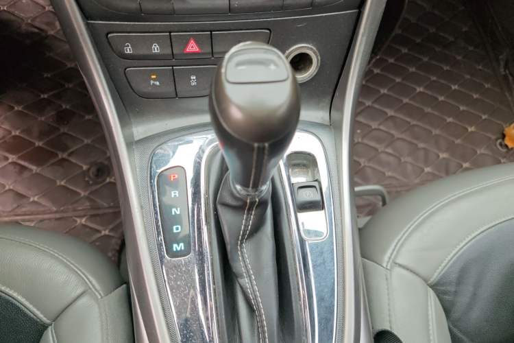 Used Chevrolet Malibu 2013 2.0L Automatic Luxury Edition Gear Lever