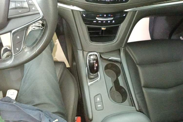 Used Cadillac XT5 2018 25T Luxury Model